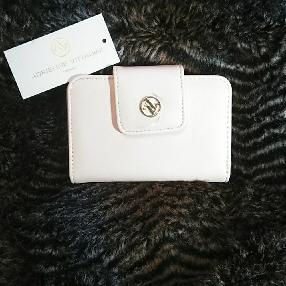 🔥FINAL SALE🔥 Adrienne Vittadini Wallet